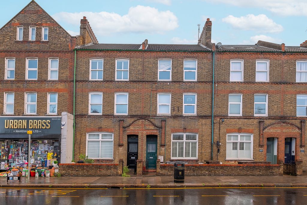 Property photo 2 of 12