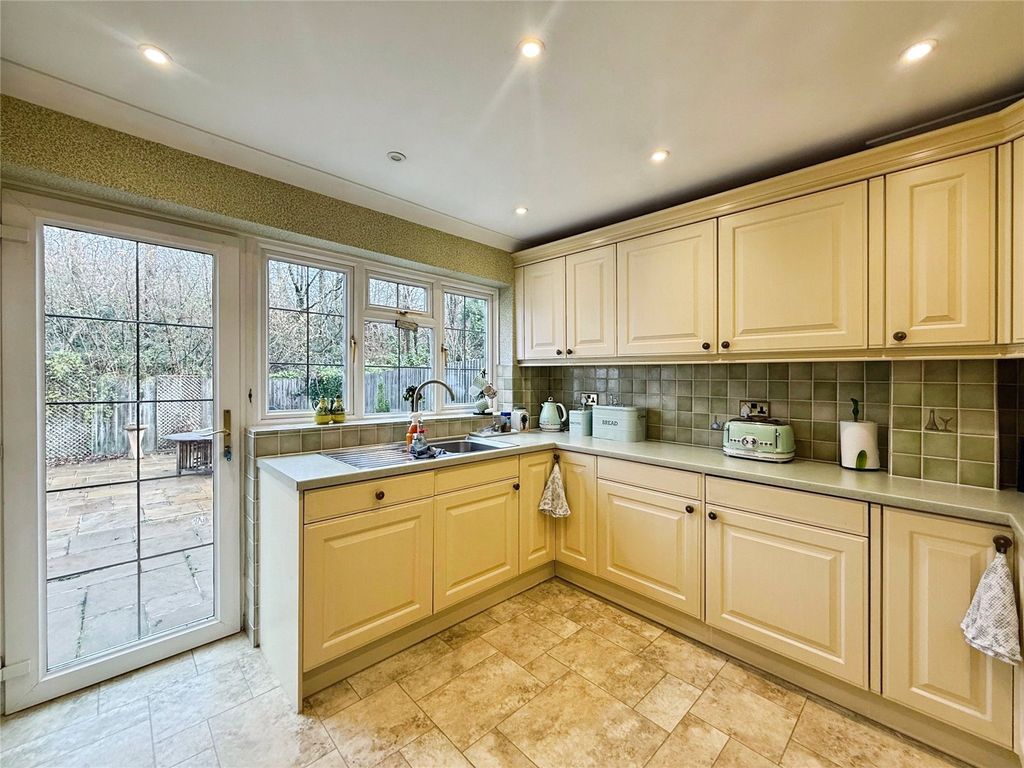 Property photo 3 of 24 Picture No. 12