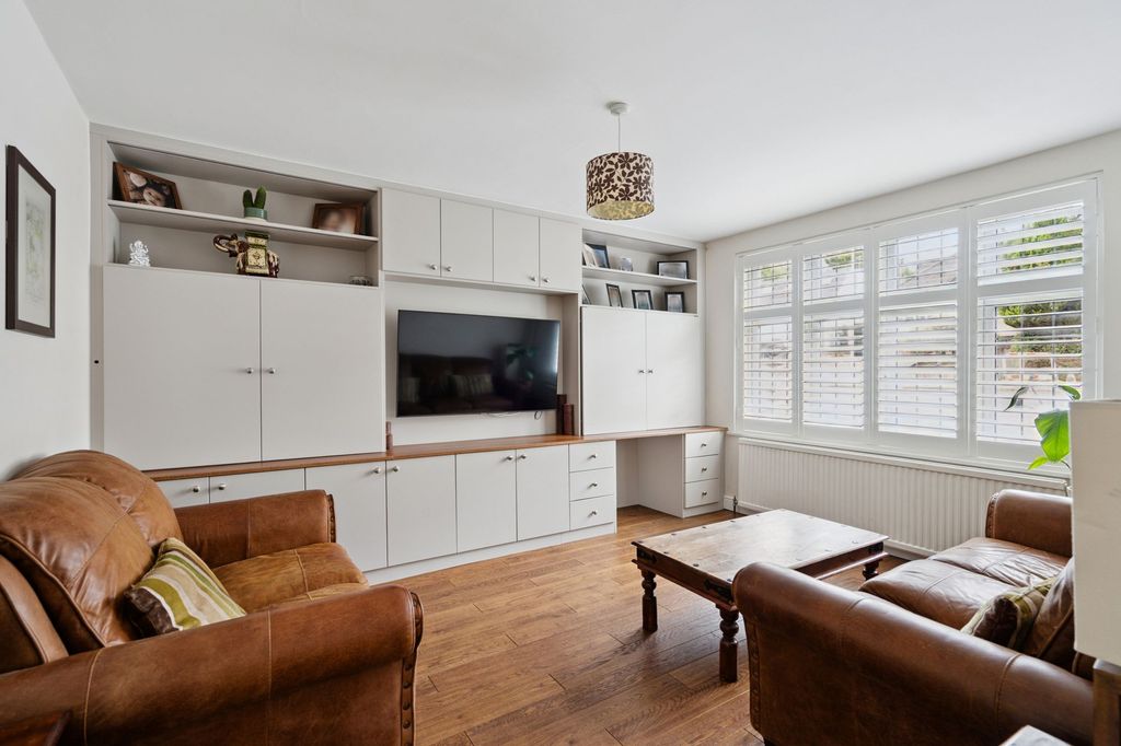 Property photo 3 of 18