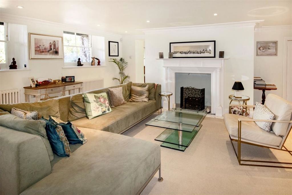 Property photo 2 of 11