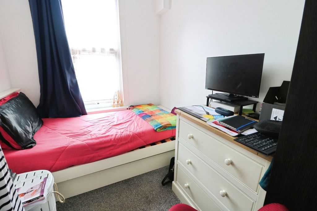 Property photo 3 of 6 Picture No. 04