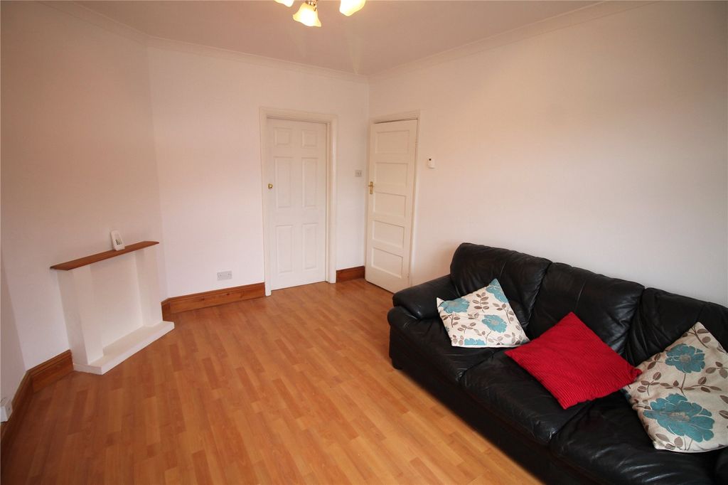 Property photo 3 of 7 Picture No. 02