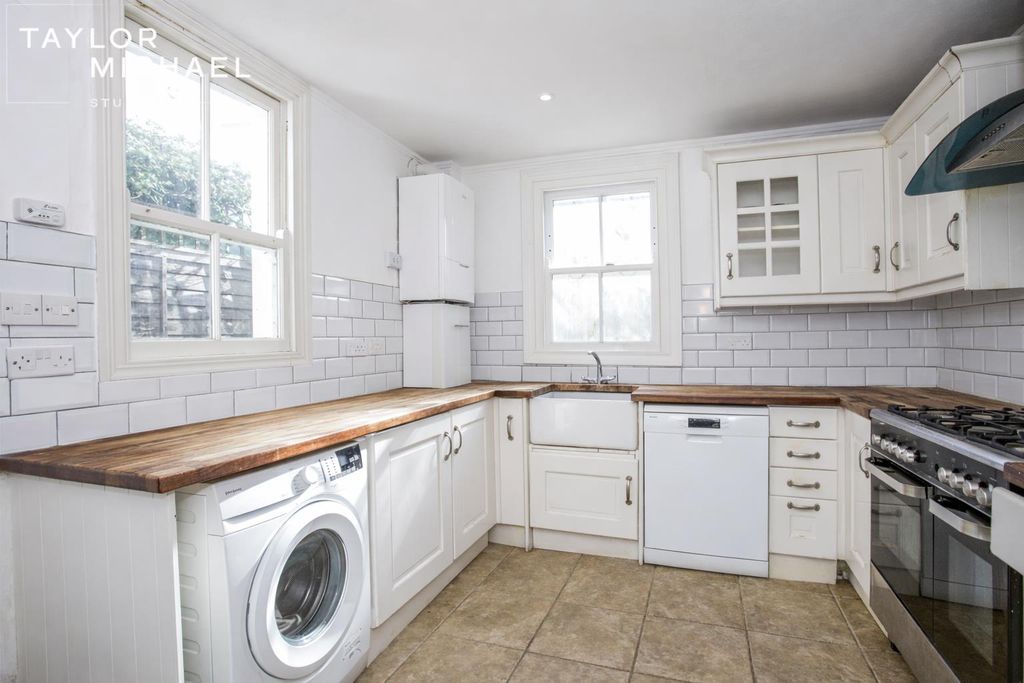 Property photo 2 of 21 Kitchen