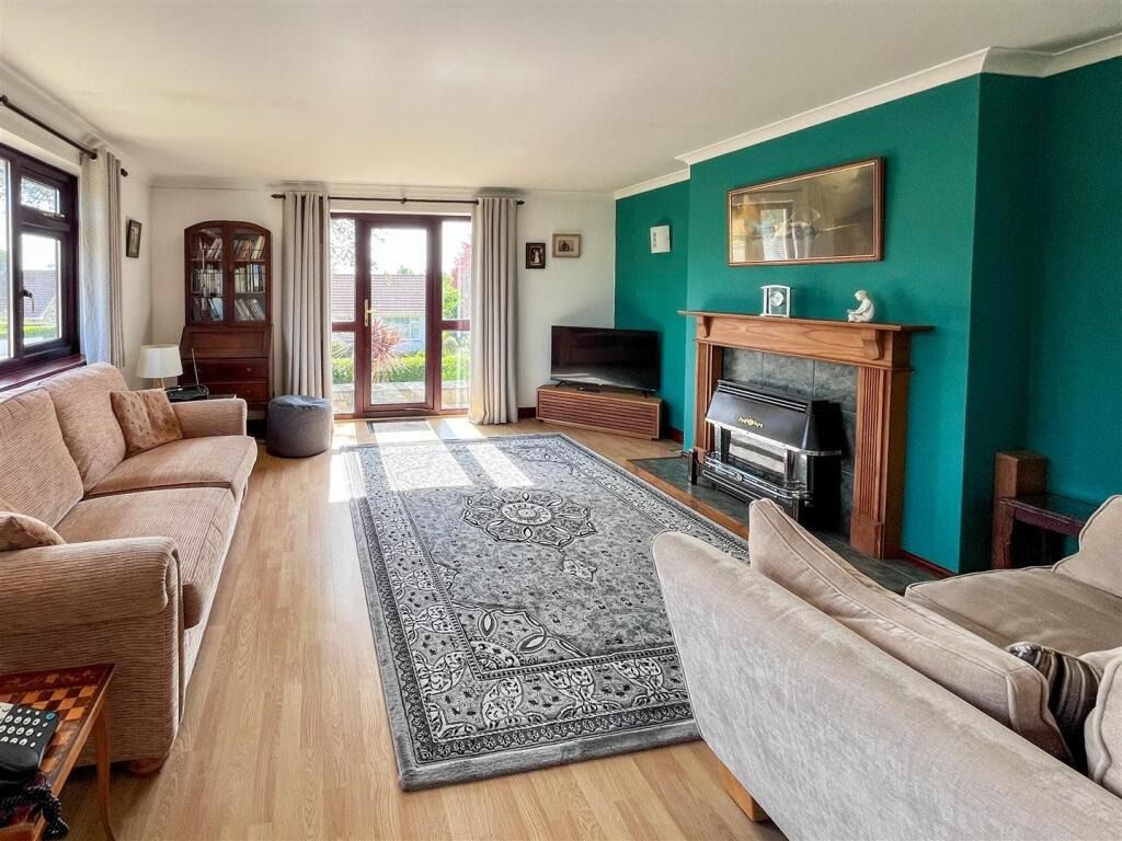 Property photo 3 of 21 4858274