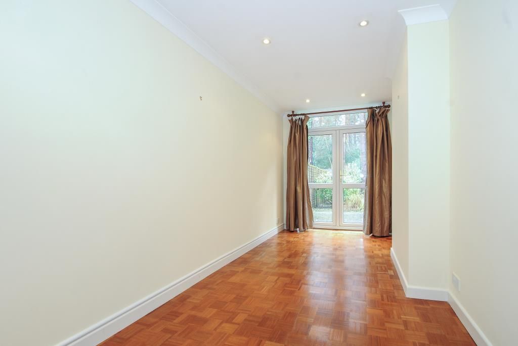 Property photo 3 of 9 Family