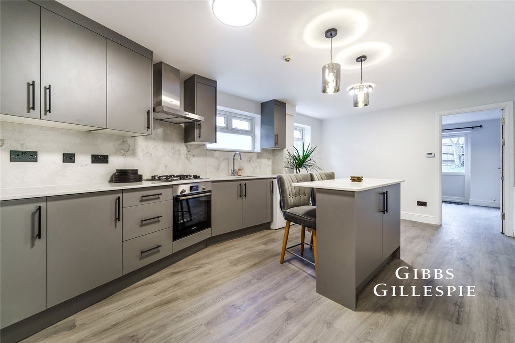 Property photo 2 of 11 Picture No. 13