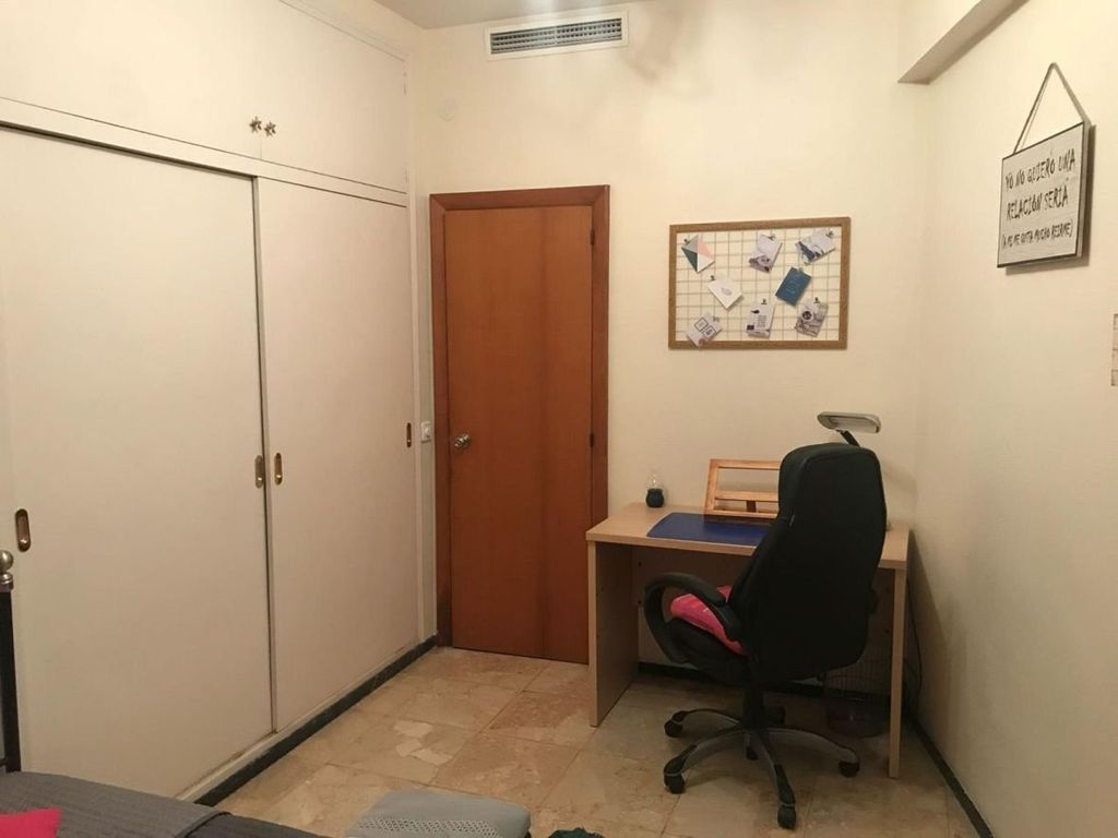 Property photo 2 of 31