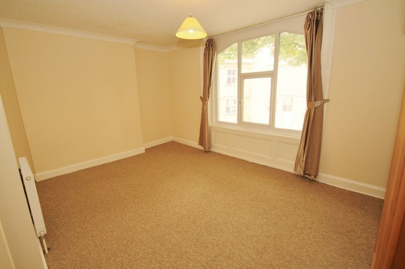 Property photo 1 of 6 Photo 3