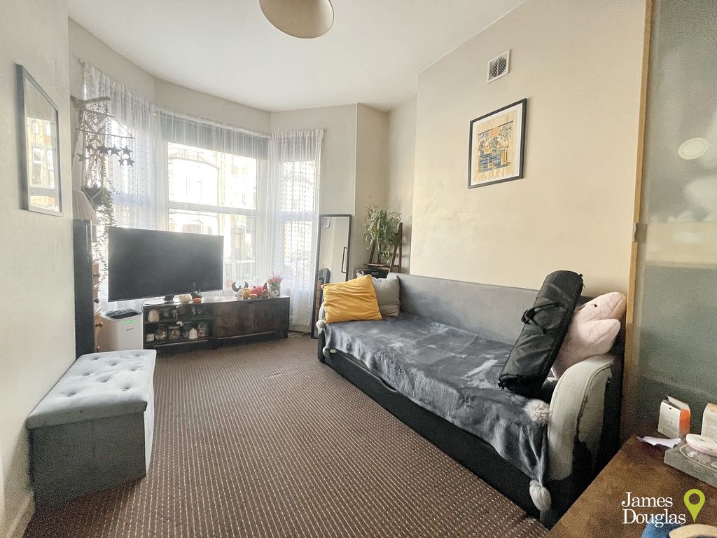 Property photo 2 of 12 Img_2901