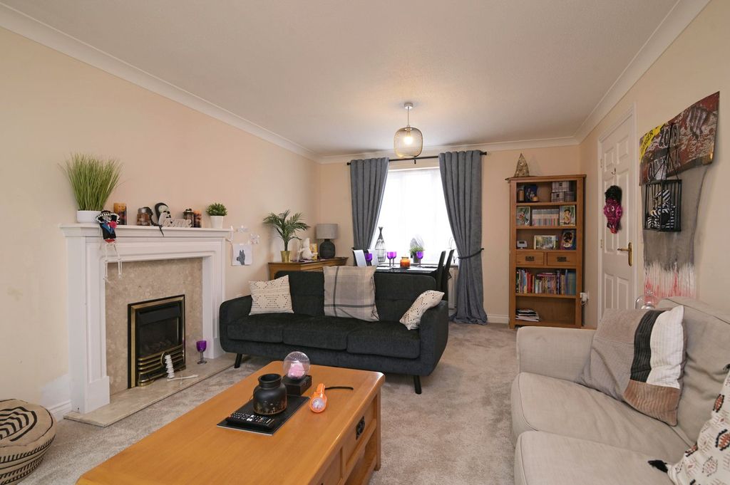 Property photo 3 of 20