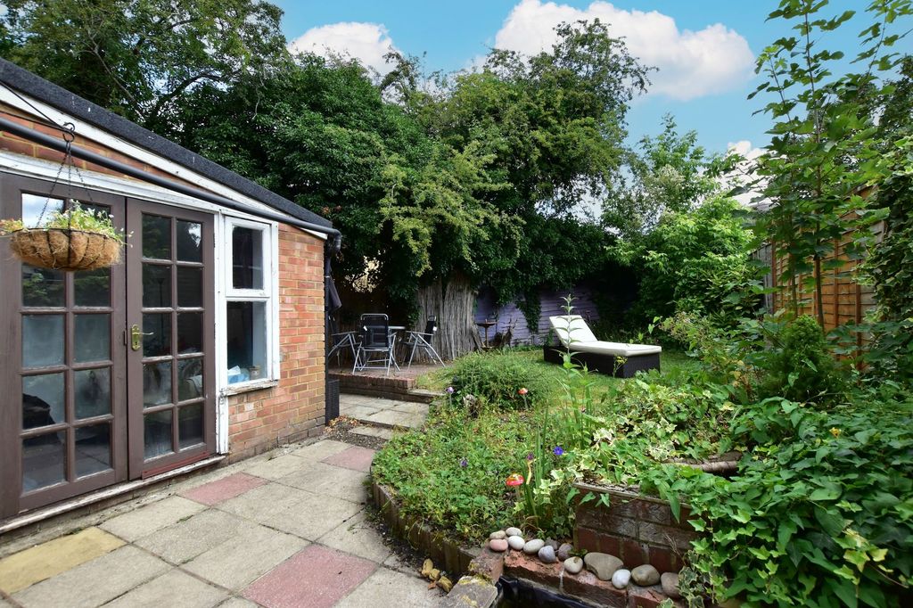 Property photo 2 of 19