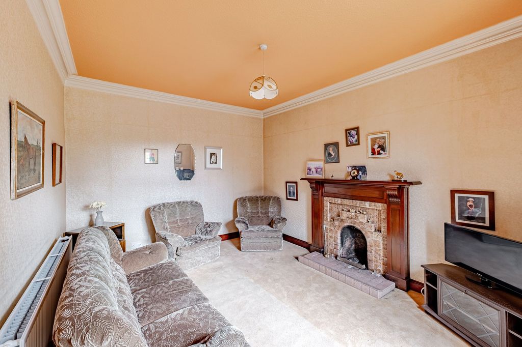 Property photo 3 of 41