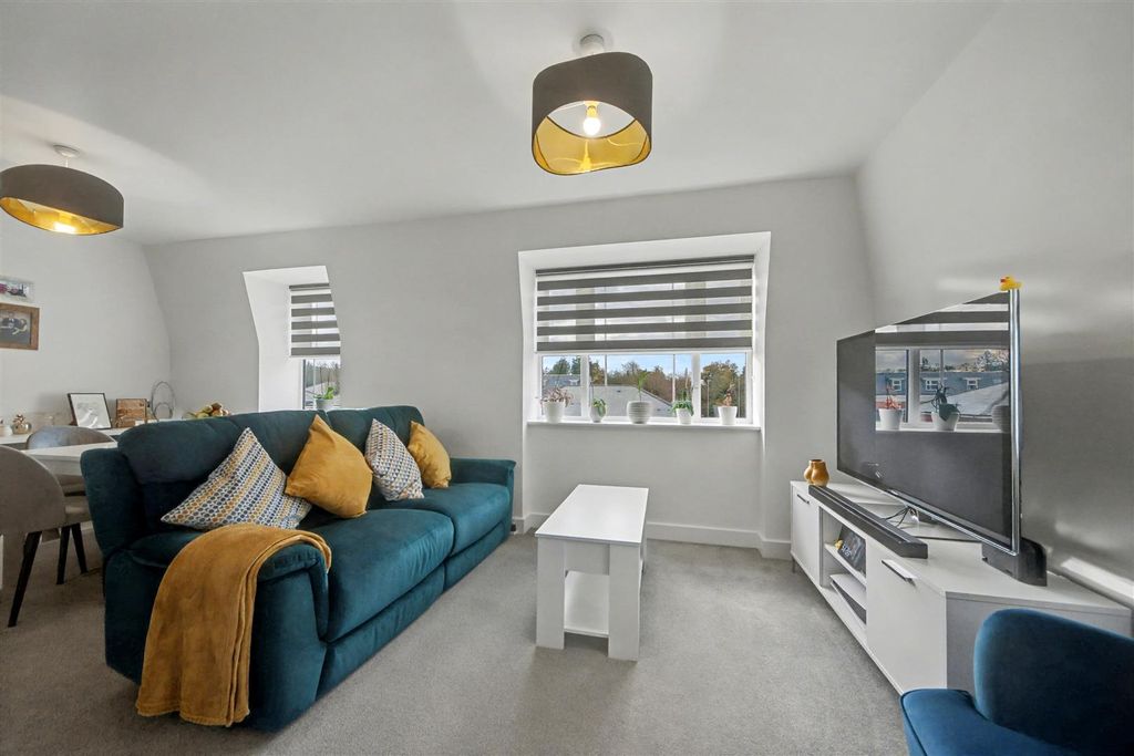 Property photo 1 of 9 Lounge Diner (1).Jpg