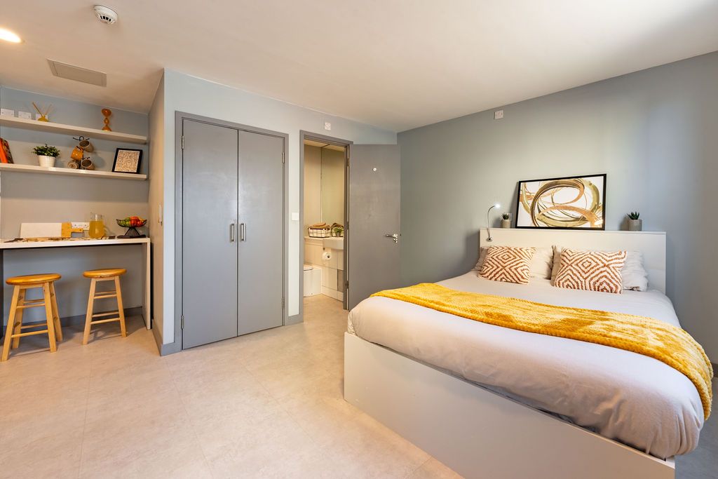 Property photo 1 of 20 Thewalls.Jpg