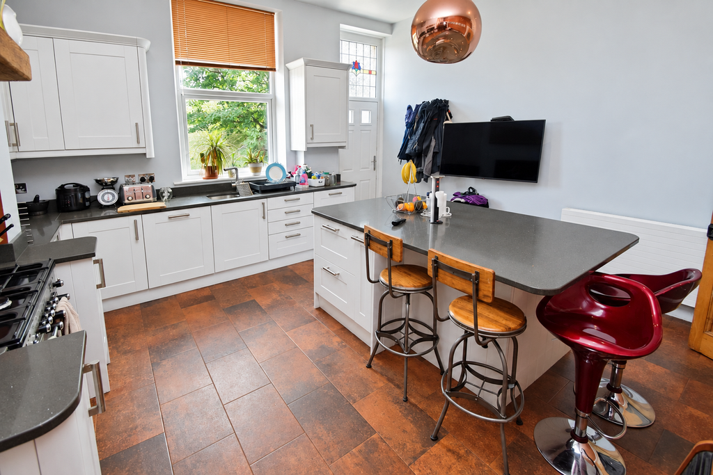 Property photo 3 of 15 8Ca7ba75-7E9d-4c7A-B140-Bf2Ddf04992d