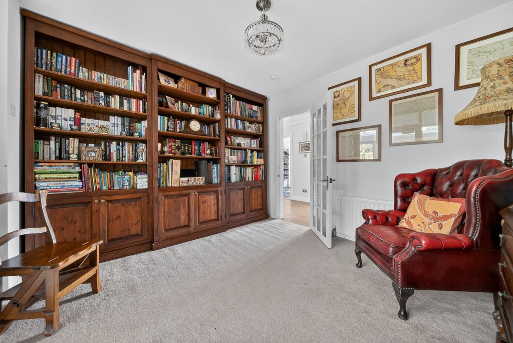 Property photo 3 of 37 Picture No. 48