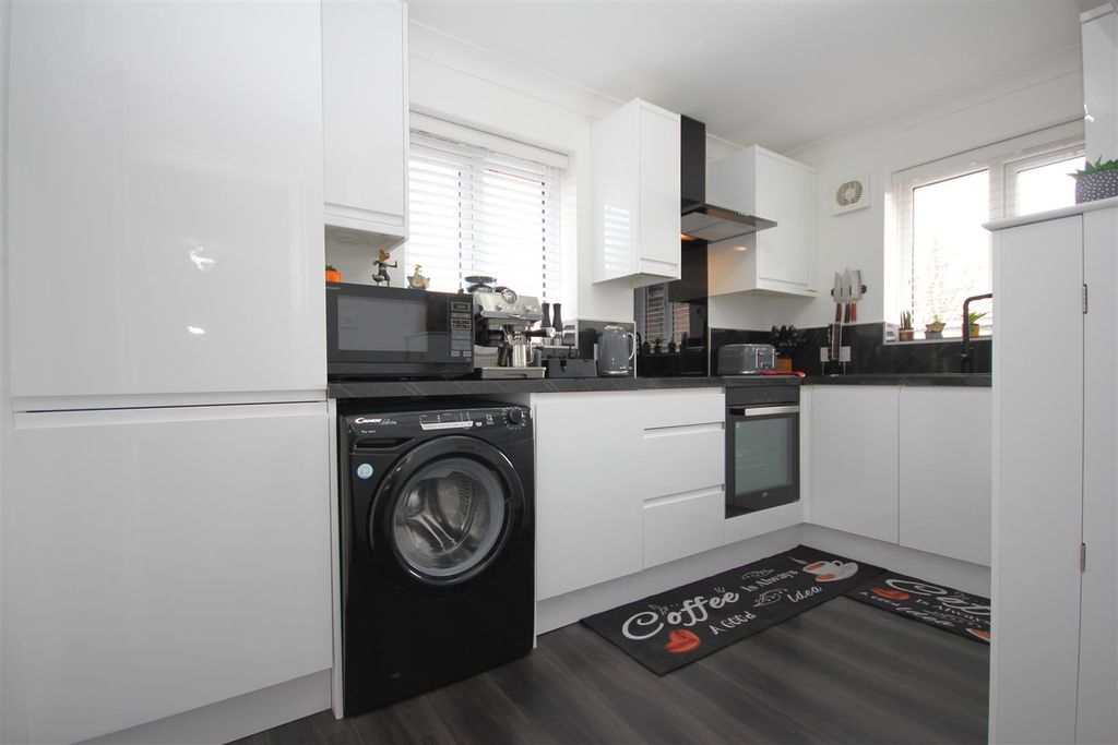 Property photo 2 of 8 Img_4418.Jpg