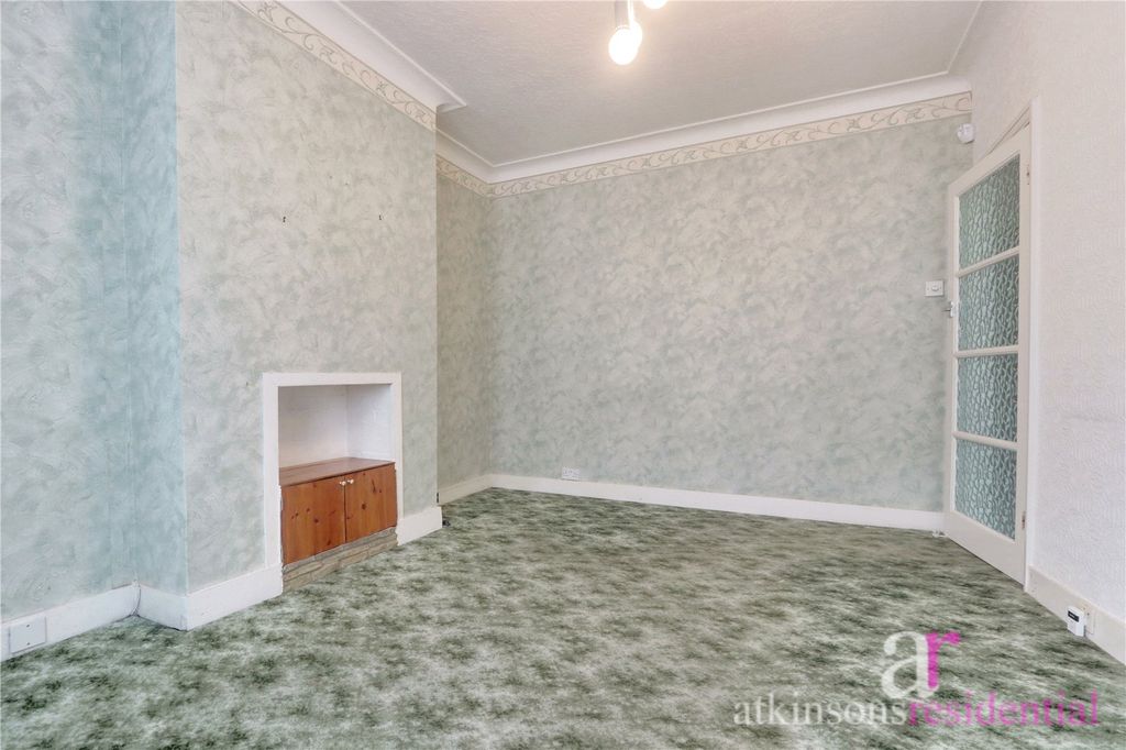 Property photo 2 of 18 Picture No. 13