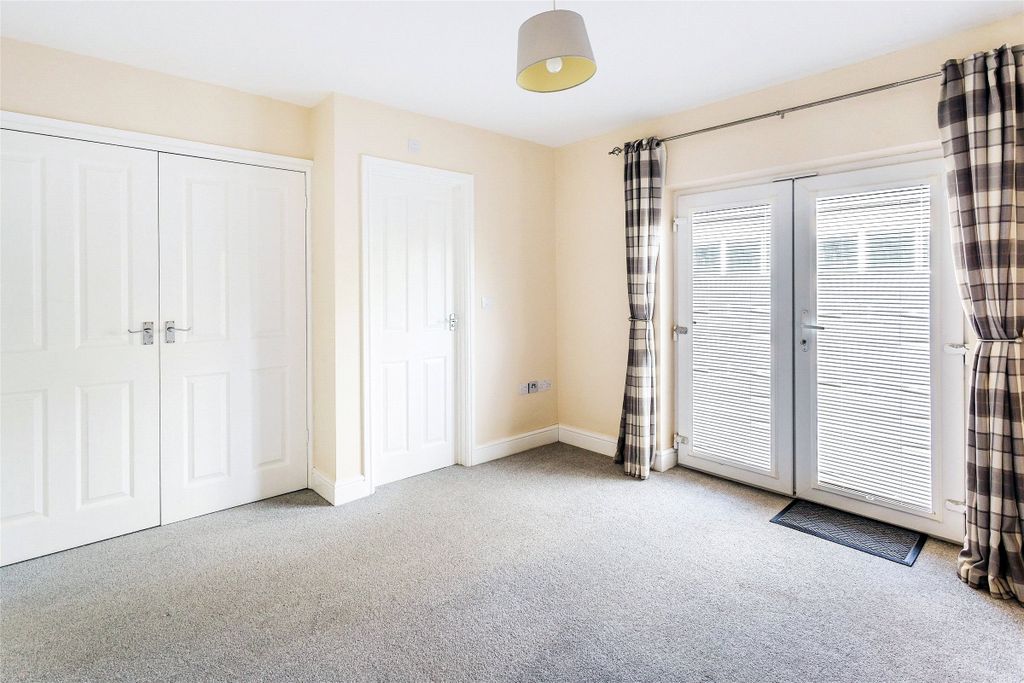 Property photo 3 of 12 Picture No. 24