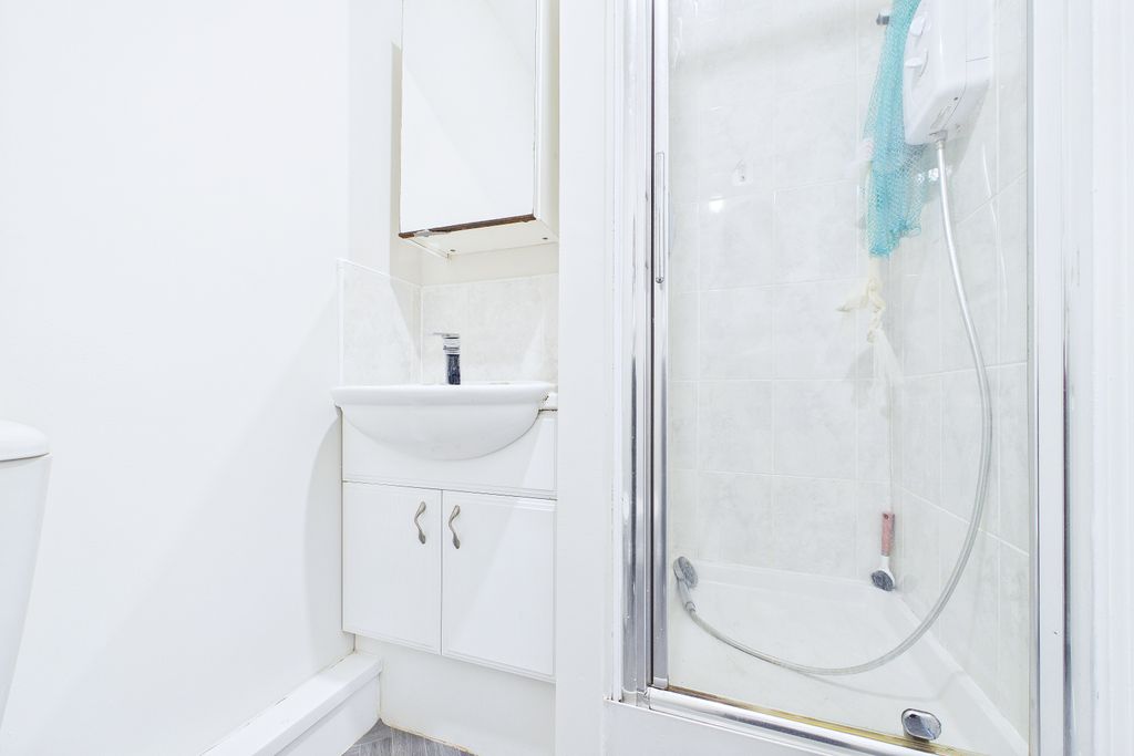 Additional image 15 of 3 bed semi-detached house to rentWhitehaugh Road G53
