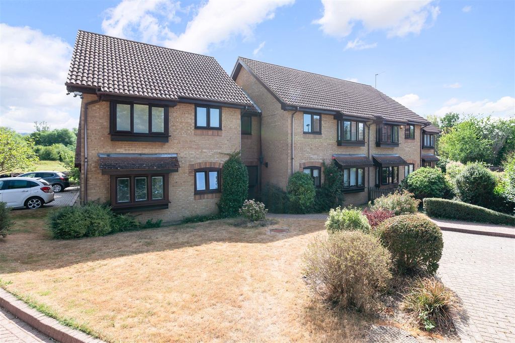 Property photo 3 of 12 Meadow Court (13).Jpg