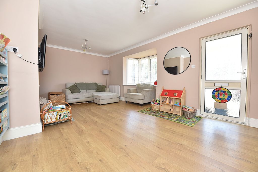 Property photo 3 of 16