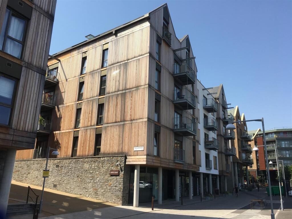 Property photo 1 of 8 Modern Terraced Residential Building With Contempo...