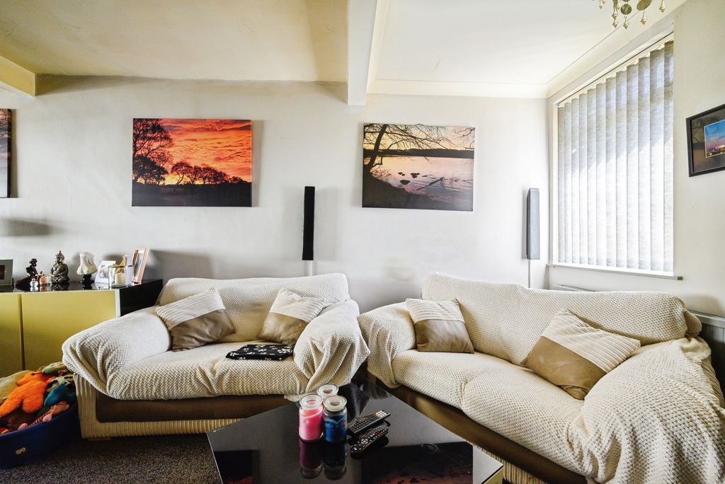 Property photo 2 of 19 Pbox-Img.Jpg
