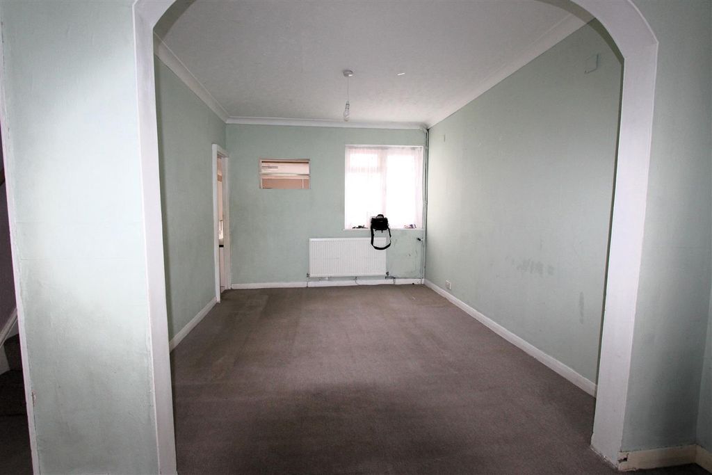 Property photo 3 of 12 2.Jpg