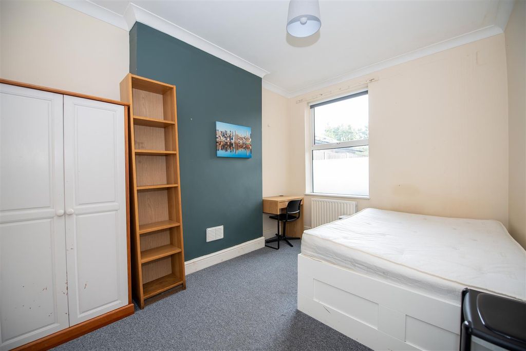 Property photo 3 of 13 Dining Room