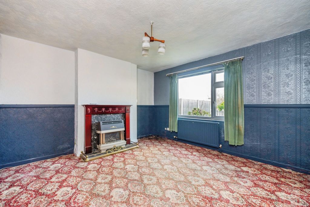 Property photo 2 of 17 Lounge