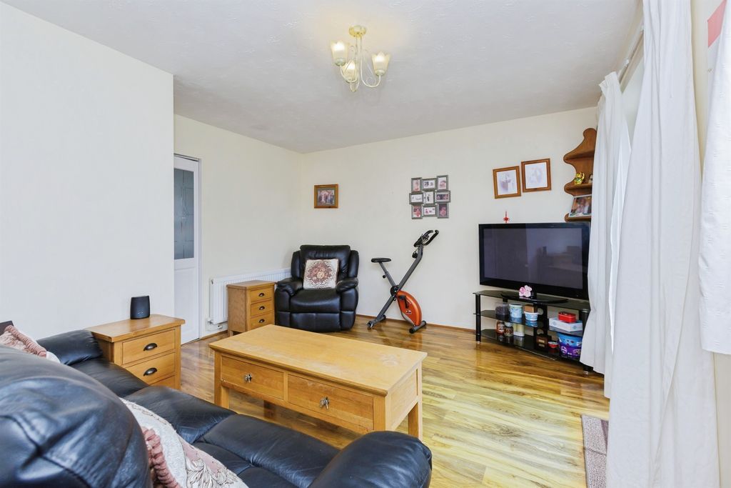 Property photo 3 of 17