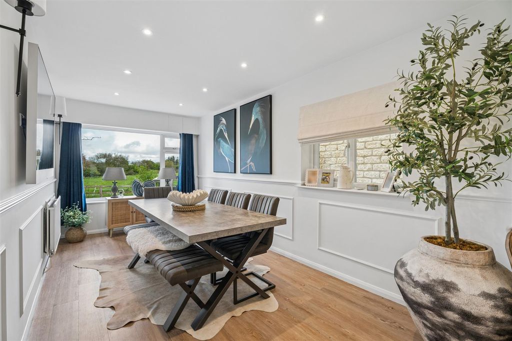 Property photo 3 of 29 Dining Room