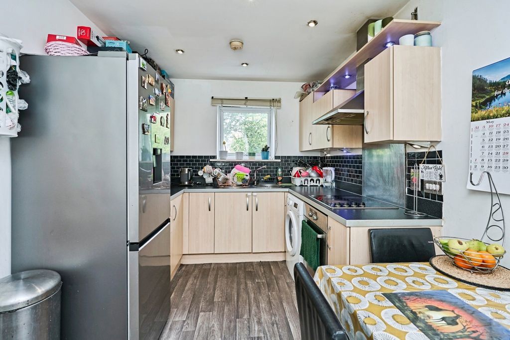 Property photo 3 of 16 Pbox-Img.Jpg