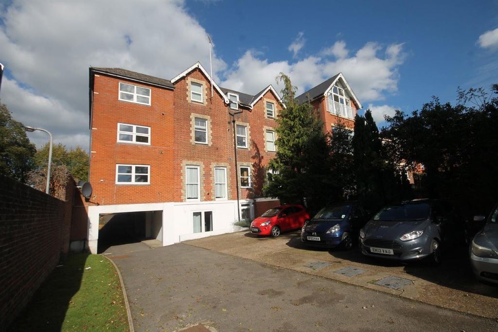 Property photo 1 of 6