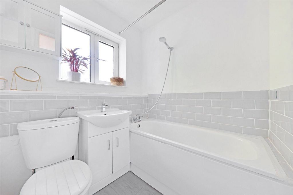 Property photo 3 of 13 Picture No. 10