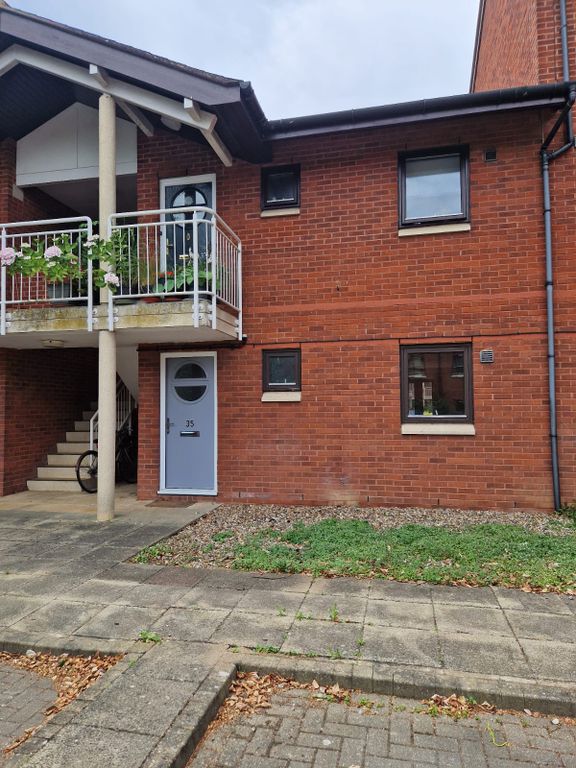Property photo 1 of 5 Front Of Flat