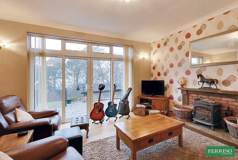 Property photo 3 of 28 Sitting Room