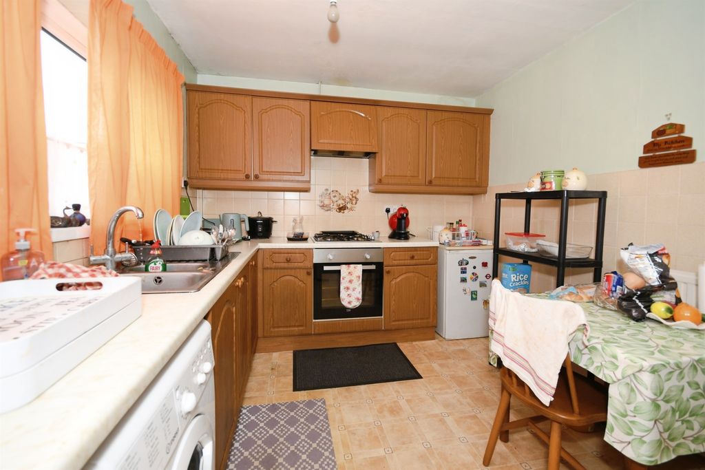 Property photo 3 of 15