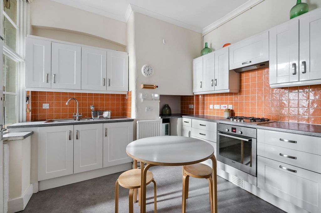 Property photo 3 of 16 Kitchen