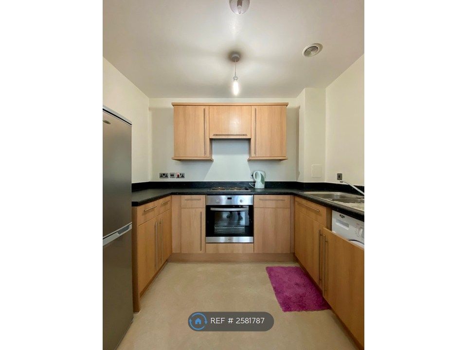 Property photo 3 of 8 Kitchen