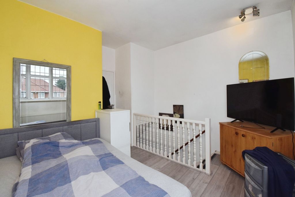 Property photo 3 of 17 Photo