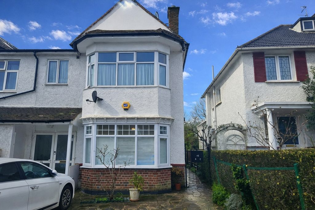 Property photo 1 of 6 Photo 11