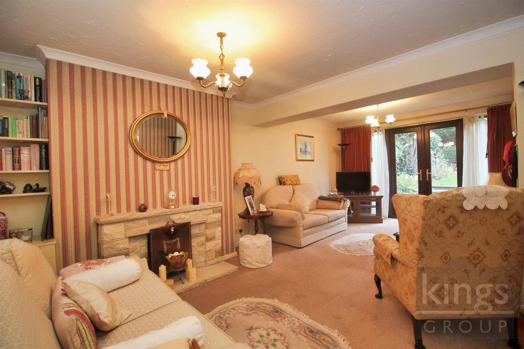 Property photo 2 of 14