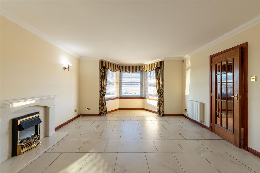 Property photo 2 of 33 S002.Jpg