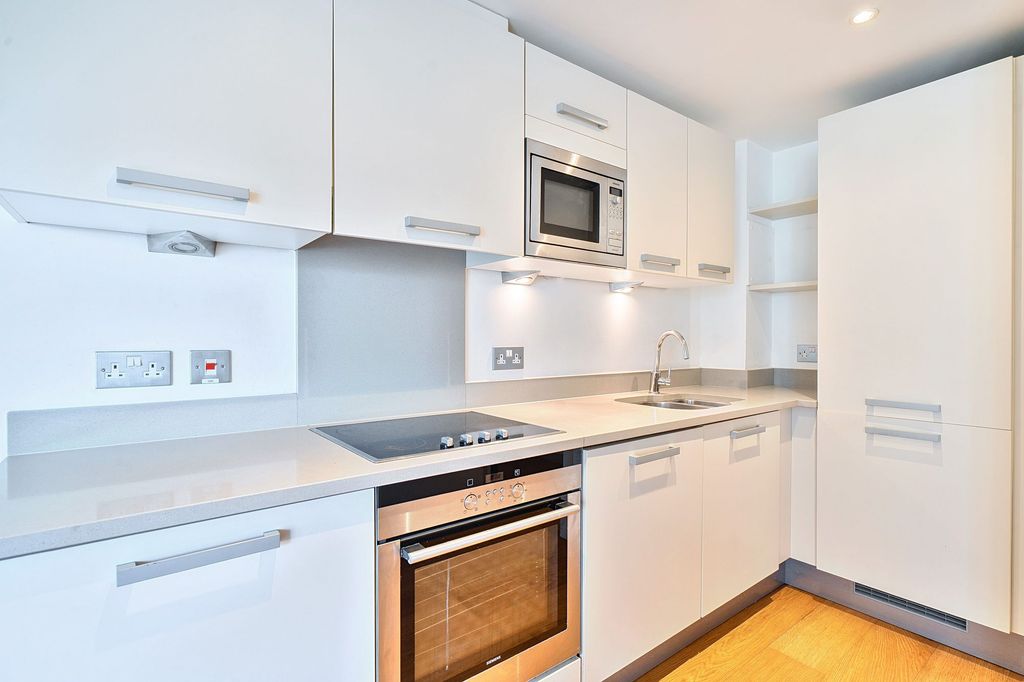 Property photo 3 of 13 Kitchen