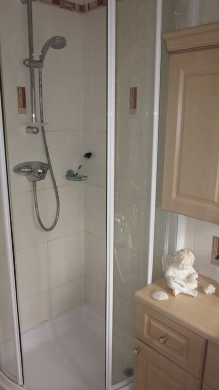 Property photo 3 of 7 Walkin Shower