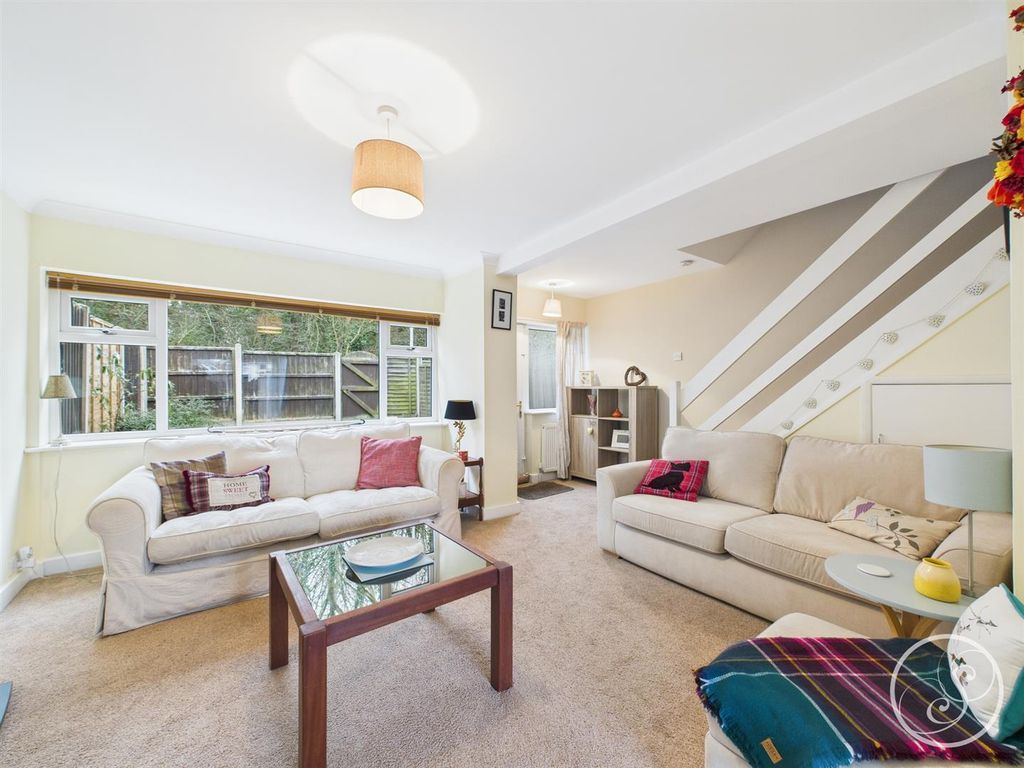 Property photo 2 of 13 Lounge