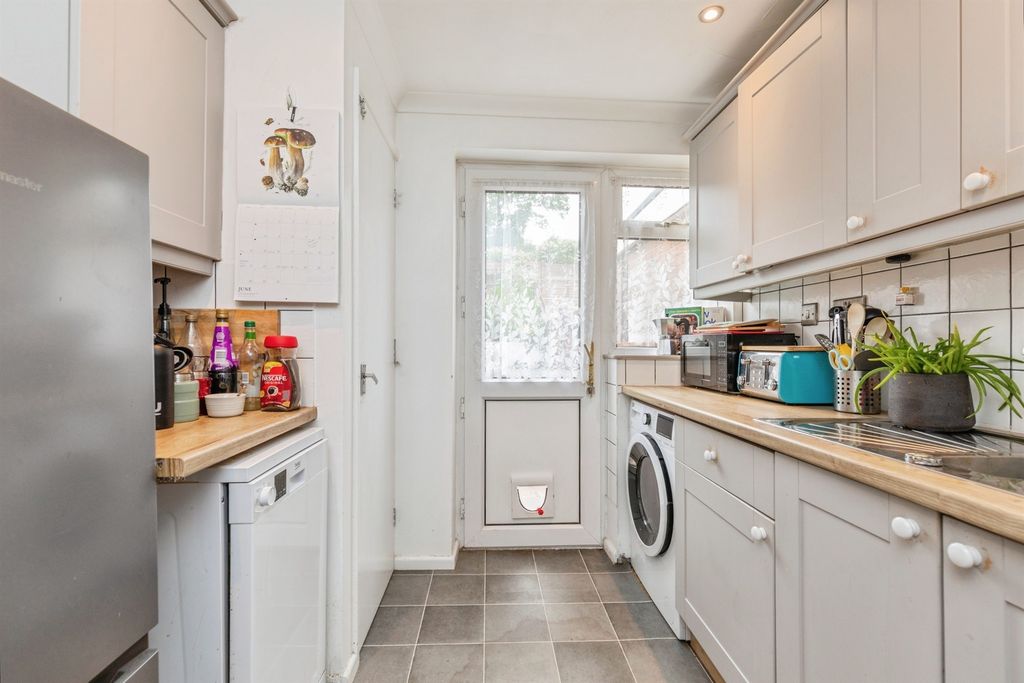 Property photo 3 of 16