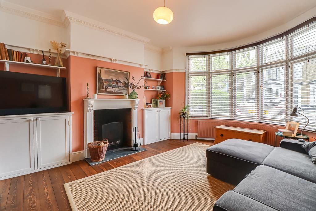 Property photo 2 of 45 Lounge